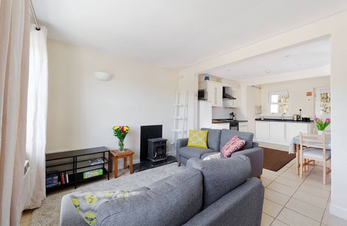 Truro Cottage | Cosy cottage in sleepy village yet only 5 minute drive to Truro city centre.