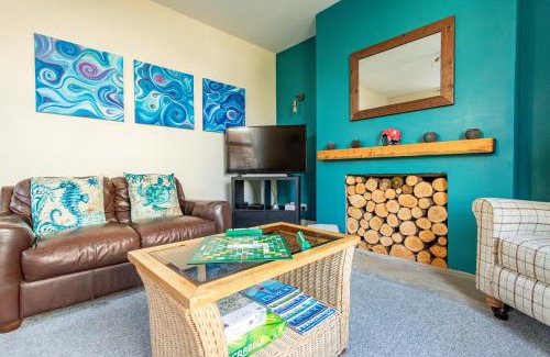 Portland House | Cosy Cottage, Sea Views, Dogs Welcome and Coastal Vibe