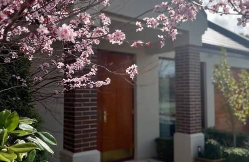 Pialligo Apartment | Cosy Country Apartment 8-mins from the City