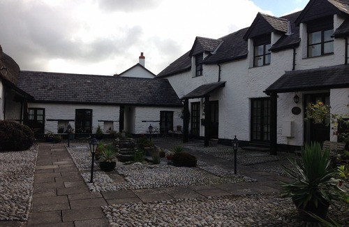Wrafton Cottage | Cosy Courtyard Cottage ideal location for exploring North Devon area
