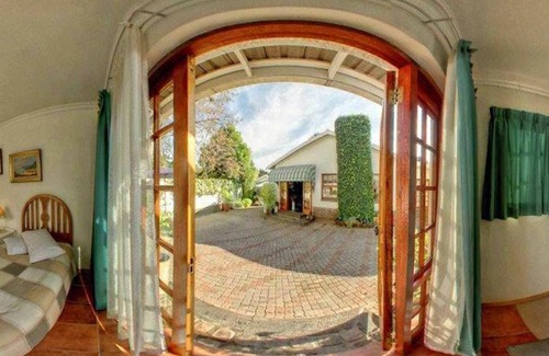 Edenvale House | Cosy Den B&B Luxury Guest House Style