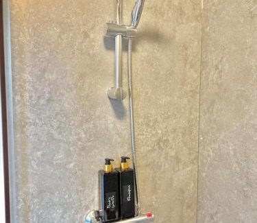 Sheffield Apartment | Cosy en-suite room, city centre, Peak District