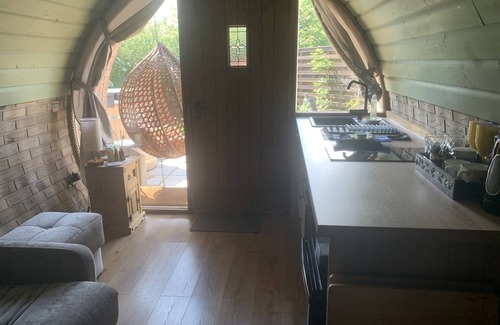 Sheerness House | Cosy Escape Heated Luxury pod With hot tub