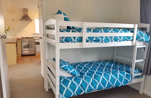 Lower Kaimai Cottage | Cosy farm cottage with fantastic view and easy access to local amenities