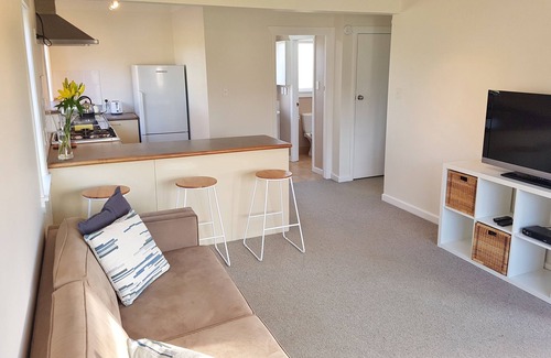 Lower Kaimai Cottage | Cosy farm cottage with fantastic view and easy access to local amenities
