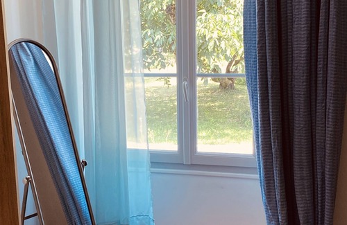 Ruffec Cottage | Cosy French cottage with luxury bath