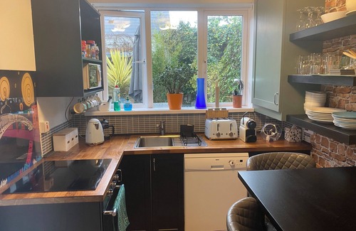 Dublin Cottage | Cosy Georgian 3-bedroom cottage, close Airport/City Centre/Coast