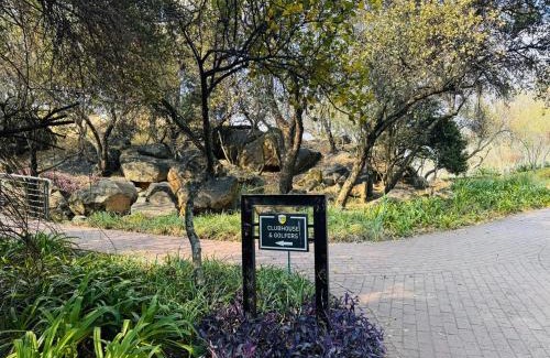 Greater Johannesburg Metropolitan Area Apartment | Cosy Golf Estate Apartment