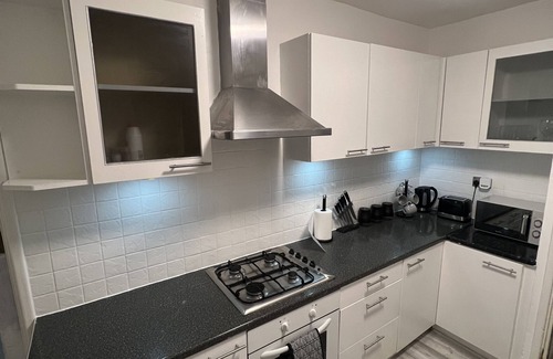 Kidbrooke with Hornfair House | Cosy Hideaway Sleeps 4 w Free Parking