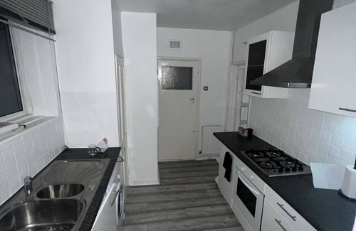 Kidbrooke with Hornfair House | Cosy Hideaway Sleeps 4 w Free Parking