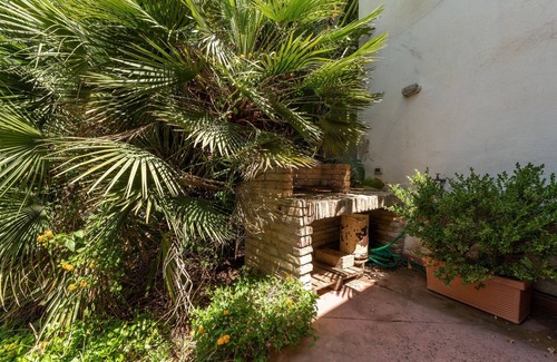 Monserrato House | Cosy Holiday Home with Wi-Fi, Air Conditioning, Garden, Terrace & Jacuzzi