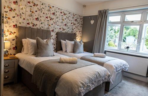Wainscot Apartment | Cosy Home! Double Driveway, Near Castle & High St