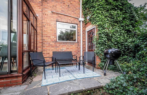 Newcastle-Under-Lyme House | Cosy Home in Stoke on Trent