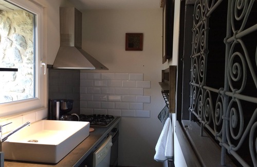 Dragey-Ronthon Cottage | Cosy house in the Bay of Mont St Michel, bicycles available, beach 2.7 km away.