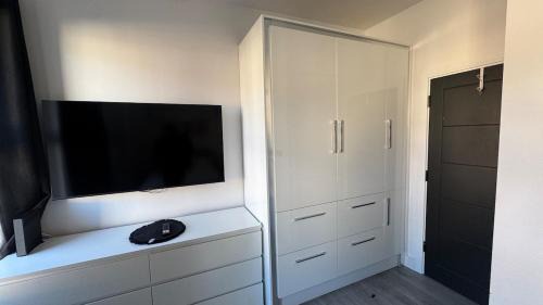 Southfield Apartment | Cosy London 2 bedroom apartment