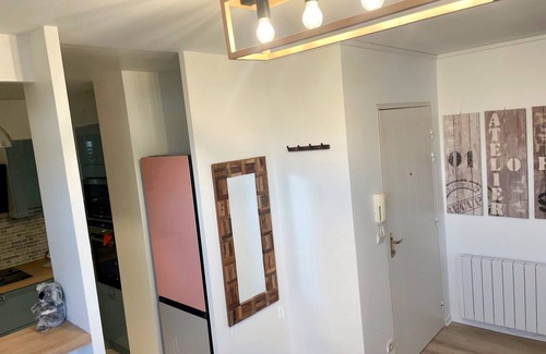 Conflans-Sainte-Honorine Apartment | Cosy modern apartment - 4 min walk from station