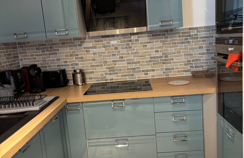 Conflans-Sainte-Honorine Apartment | Cosy modern apartment - 4 min walk from station