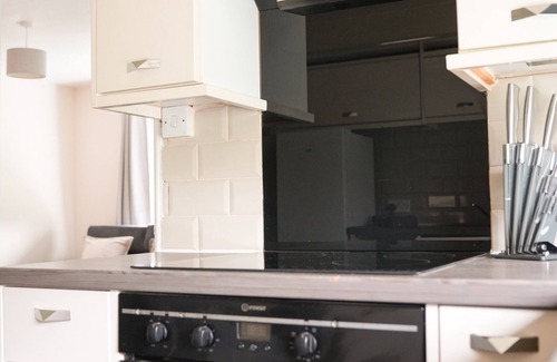 Chapelhall Apartment | Cosy Modern Flat Livingston Central