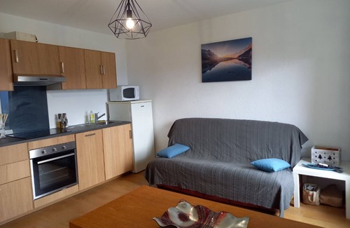 Les Angles Apartment | Cosy Mountain T2 Cabin - Lake View