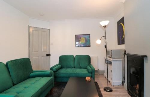 West Pennard Apartment | Cosy Nest