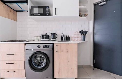 Greater Johannesburg Metropolitan Area Apartment | Cosy & Peaceful 2-Bedroom Loft Apartment in Fourways