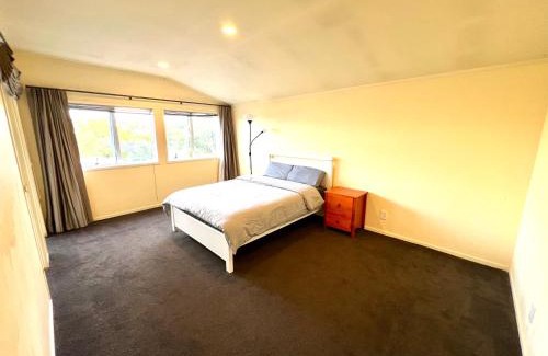 Mairangi Bay House | Cosy Retreat Near Mairangi Bay