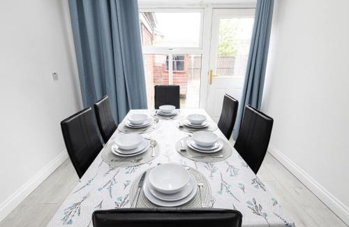 Rusholme Apartment | Cosy Retreats Central, Netflix, Free Parking