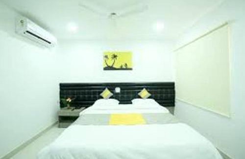 HITEC City House | Cosy Room With Private Bath And Work Desk