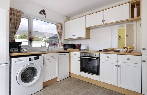 Stow-on-the-Wold Cottage | Cosy, secluded and dog friendly holiday cottage, sleeping 4 with 2 bedrooms , in the Cotswolds - Apr