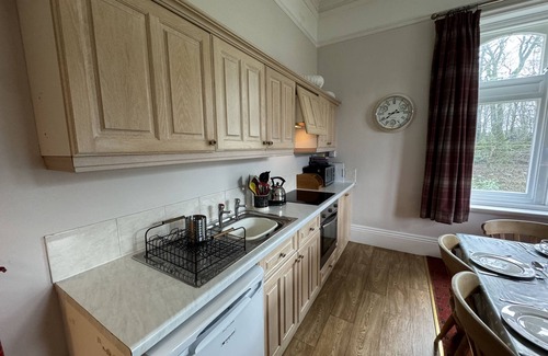 Wormhill Apartment | Cosy self catering apartment in large Victorian Residence