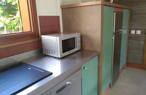 Saint-Charles House | Cosy semi-detached house between sea and mountains 10min from the marina and beach