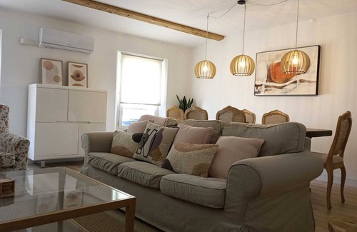 Puget-Ville Apartment | Cosy, spacious air-conditioned apartment with all mod cons