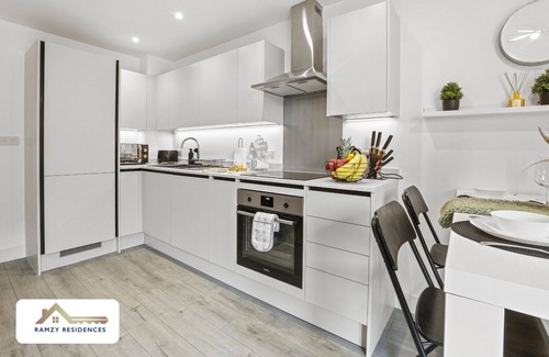 Hemel Hempstead Apartment | Cosy & Spacious Studio 20% OFF with Parking - Hemel Hempstead