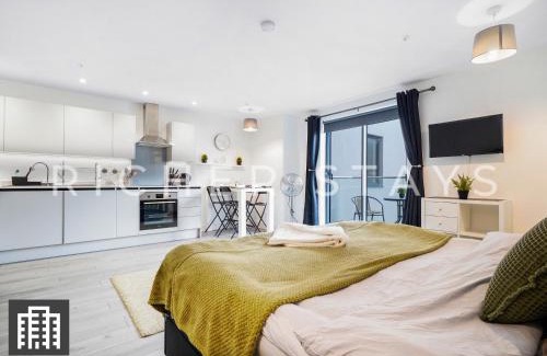 Hemel Hempstead Apartment | Cosy Studio Apartment- Hemel Hempstead High Street