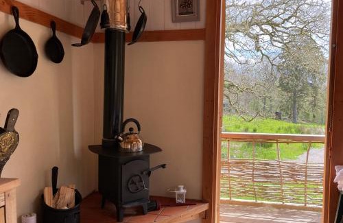 Saint John's Town of Dalry House | Cosy woodland off grid Shepherds Hut - Hazel