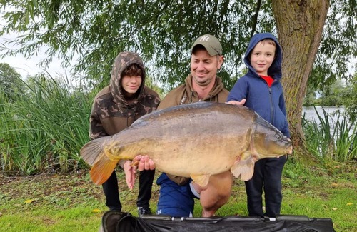 South Cerney Ski Chalet | Cotswold Lakeside Lodge 29