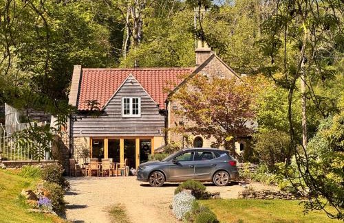 Combe Hay House | Cotswolds AoNB Cottage- Modern Renovation- Sleeps8