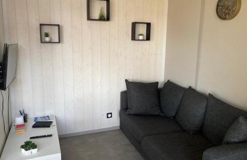 Jullouville-les-Pins Apartment | COTTAGE 4/5 pers