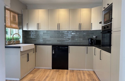 Clifden Cottage | Cottage 491 - Clifden - sleeps 6 guests in 4 bedrooms