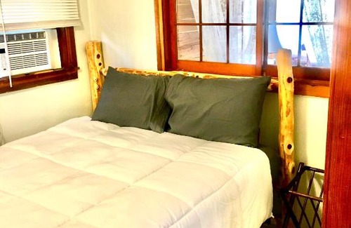 Rockaway Beach Villa | Cottage #5