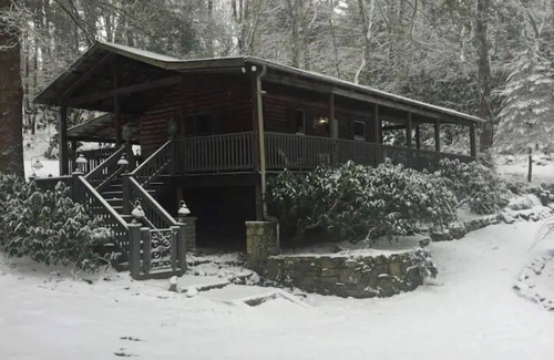 Glenville Cottage | Cottage at Casuarina Lodge - Luxury, Pet Friendly