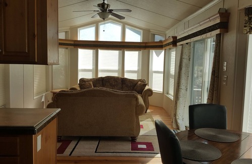 Scotch Creek House | Cottage at the Lake