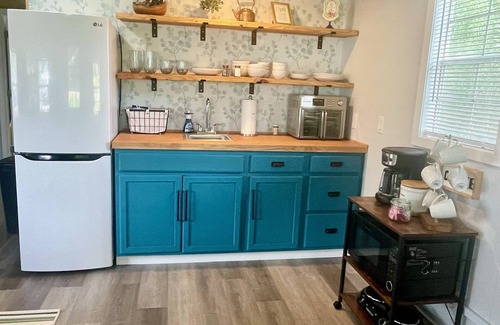 Ellisville Cottage | Cottage Charm - Quiet, cosy, pet friendly stay.