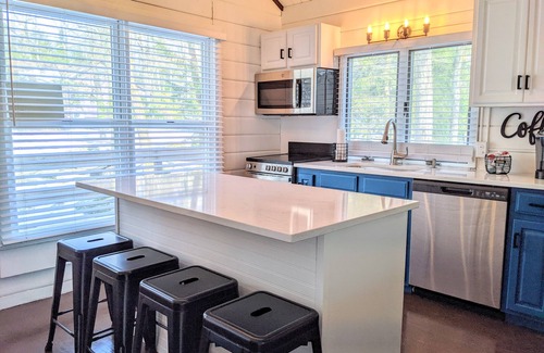 Lake Harmony Cottage | Cottage Close to Lake & Resort w Fireplace&FirePit