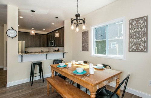Black Mountain House | Cottage Escape- Lake Tomahawk,FirePit,Near Downtown Black Mountain, Hot Tub