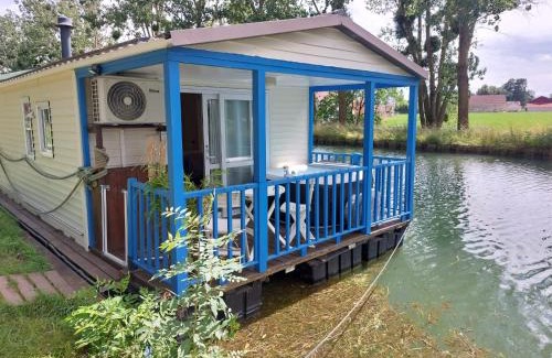 Ouges Boat Rental | Cottage flottant Terrasse Nature près Dijon