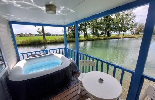 Ouges Boat Rental | Cottage flottant Terrasse Nature près Dijon