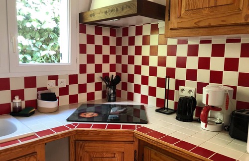 Saint-Christol-Les-Ales House | Cottage 'Gite Le Cyprès' with Wi-Fi and Air Conditioning