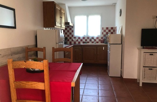 Saint-Christol-Les-Ales House | Cottage 'Gite Le Murier Platane' with Wi-Fi and Air Conditioning