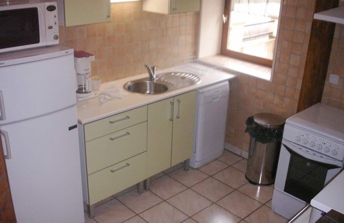 Saint-Germain-de-Salles Cottage | Cottage near Sioule with garden and terrace